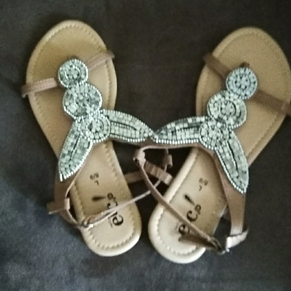 Never worn sandels size 8/9